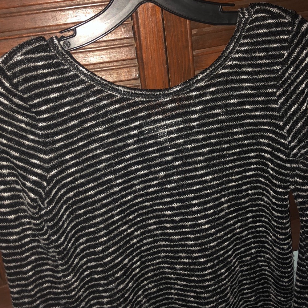 Long sleeve shirt/sweater